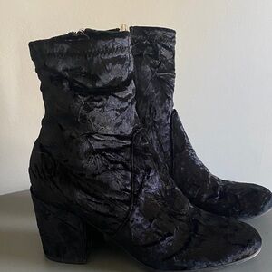 Marc Fisher Black Textured Heeled Boots